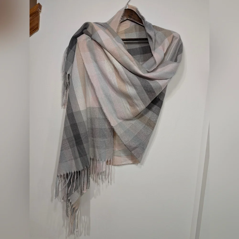 Nine West Plaid Scarf Shoulder Wrap Gray Pink Tan Wide Checkered Fringe